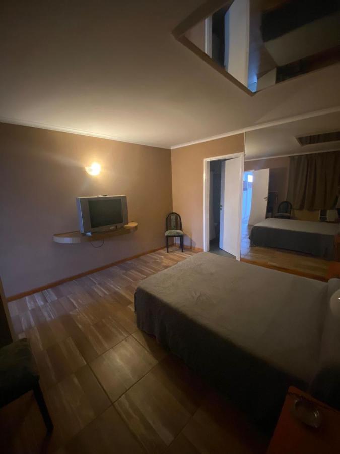 Hotel-Alojamiento Candilejas Paraná Екстериор снимка