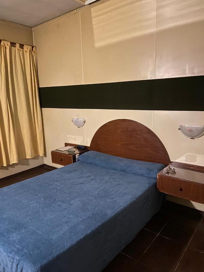 Hotel-Alojamiento Candilejas Paraná Екстериор снимка