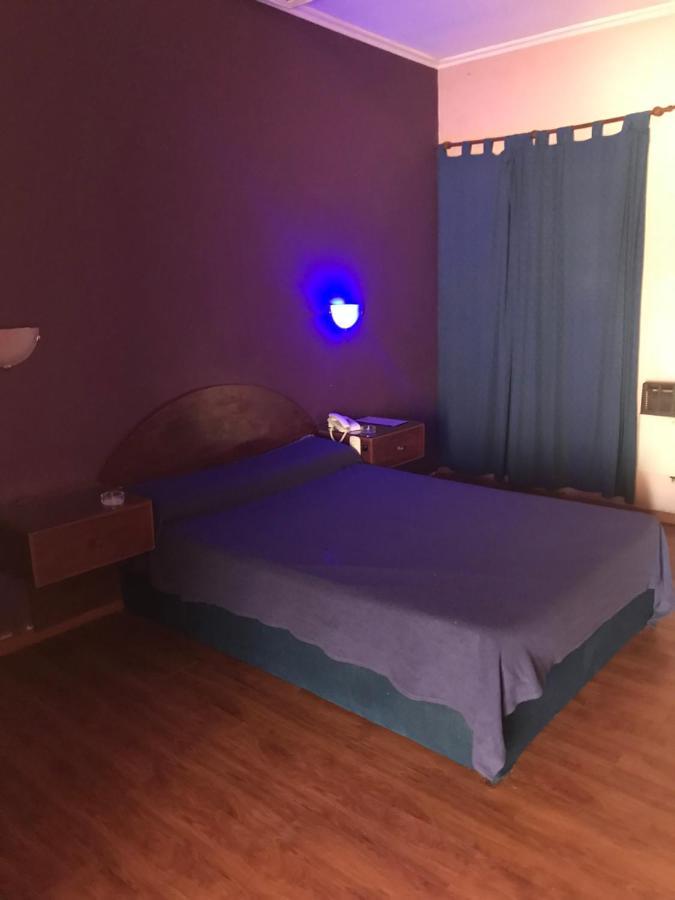 Hotel-Alojamiento Candilejas Paraná Екстериор снимка